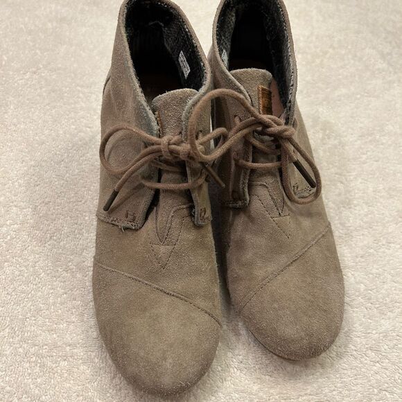 Toms Tan Suede Ankle Boots - Picture 1 of 6